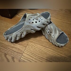 Crocs M7 Tan and Grey Slides